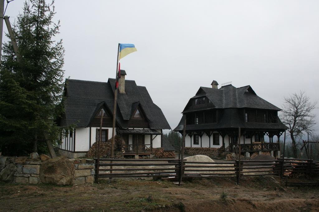 야블루니츠야 Blyzhche Neba 게스트하우스 외부 사진